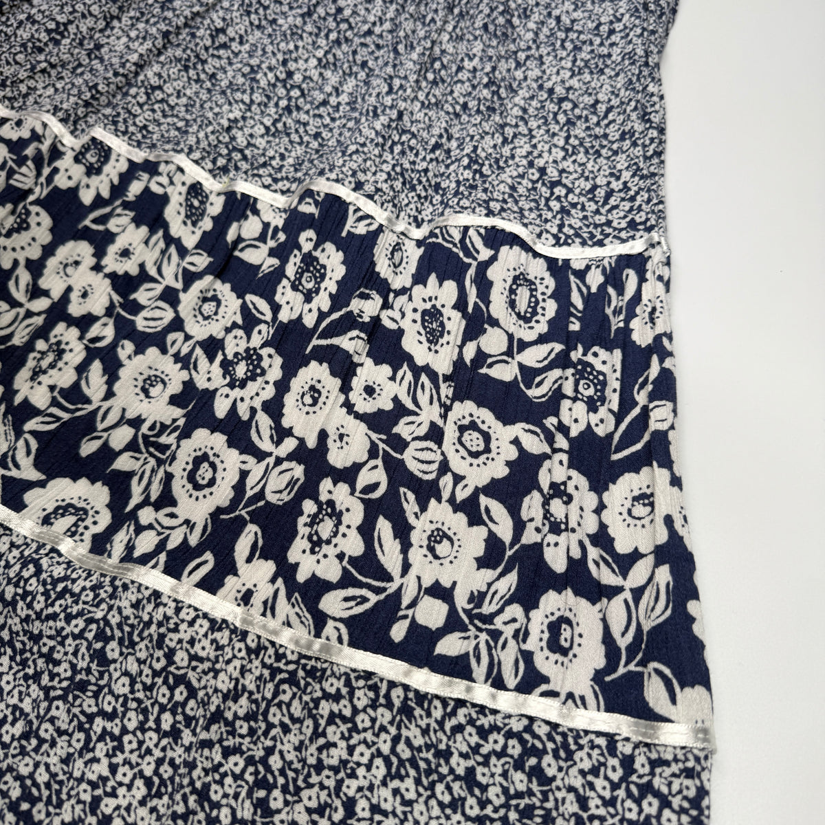 VTG Cathy Daniels Navy Floral Tiered Midi Skirt 35" L/XL