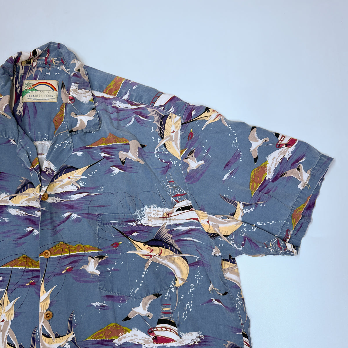 VTG Paradise Found Fishermen Sail Fish Distressed Hawaiian Button up L