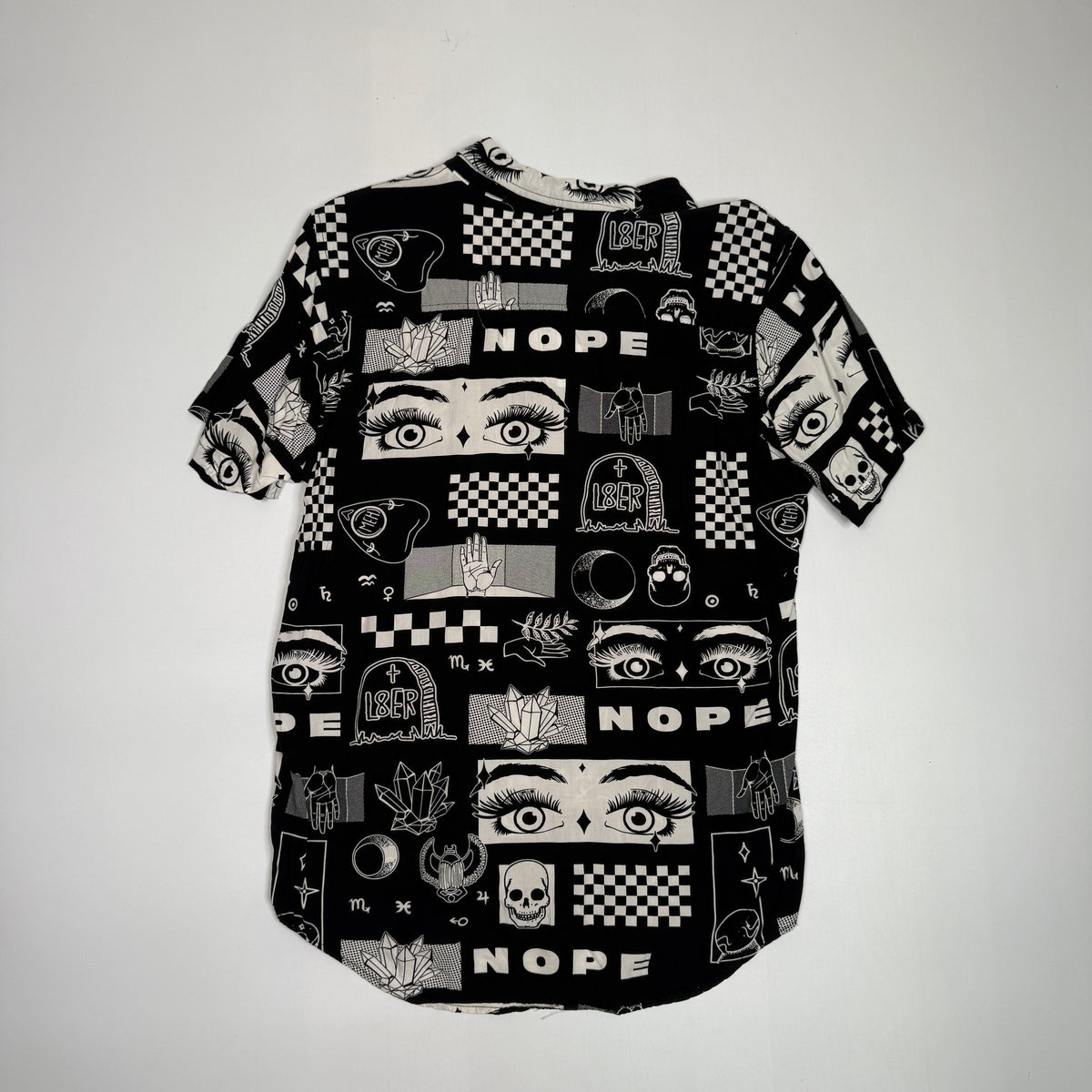 Hot Topic Alt Rayon Button Up M