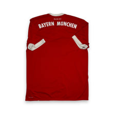 Load image into Gallery viewer, 2017 Adidas Bayern Munich Jersey L