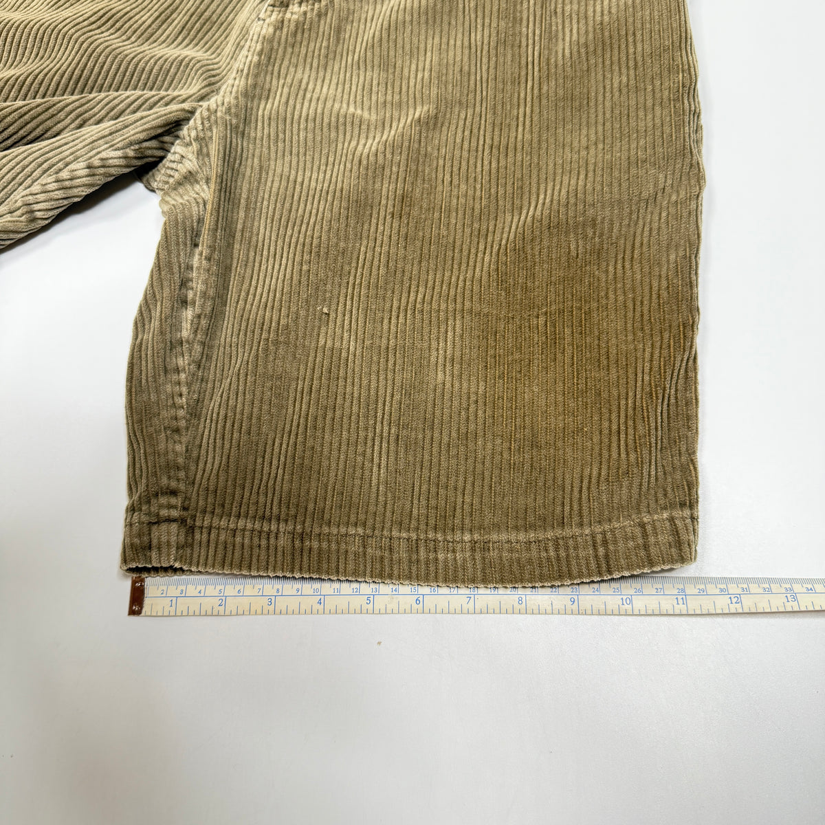 VTG Hey Man Corduroy Shorts 32" Olive