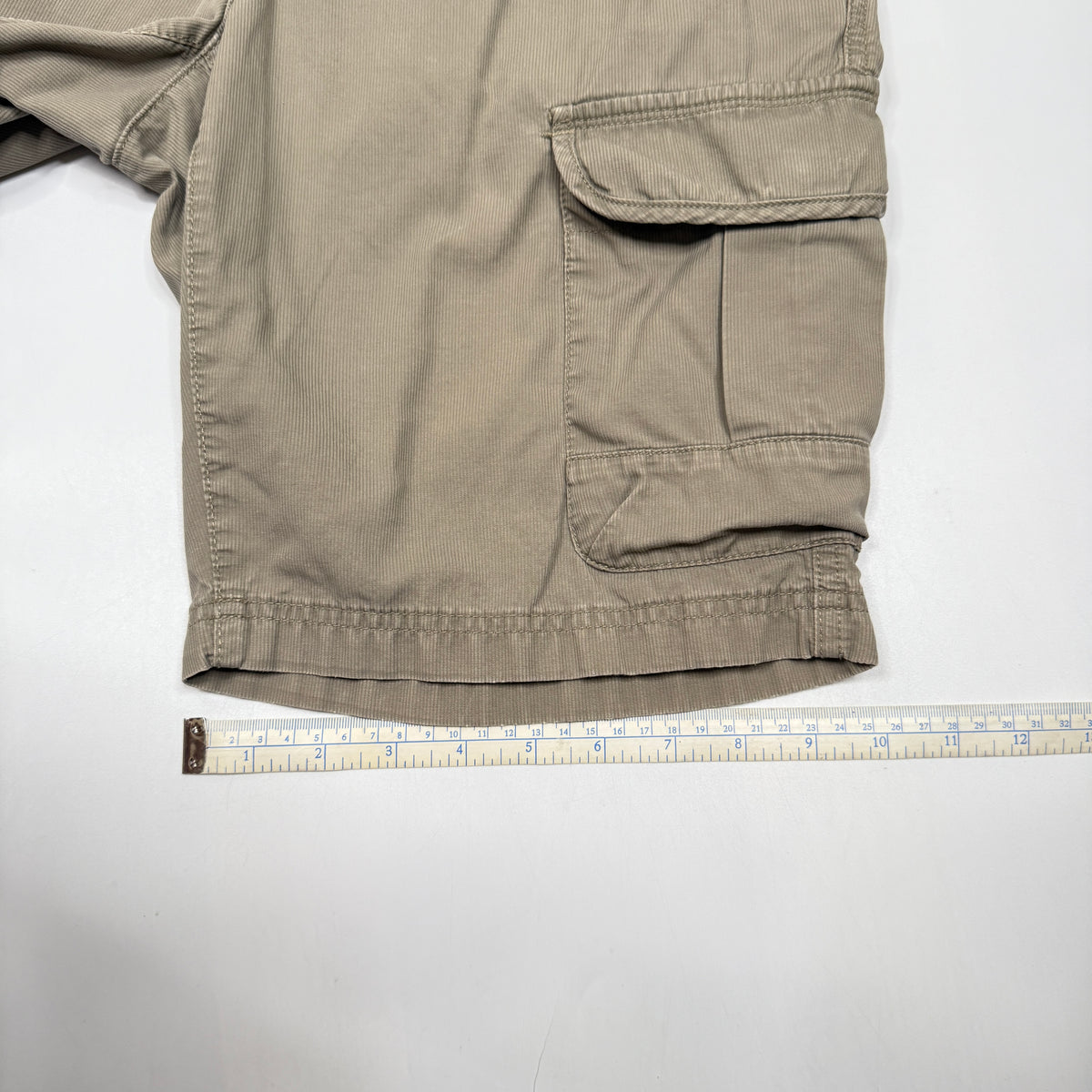 VTG Calvin Klein Shorts 32" Olive