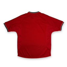 Load image into Gallery viewer, VTG 2000 Umbro Manchester United Jersey S