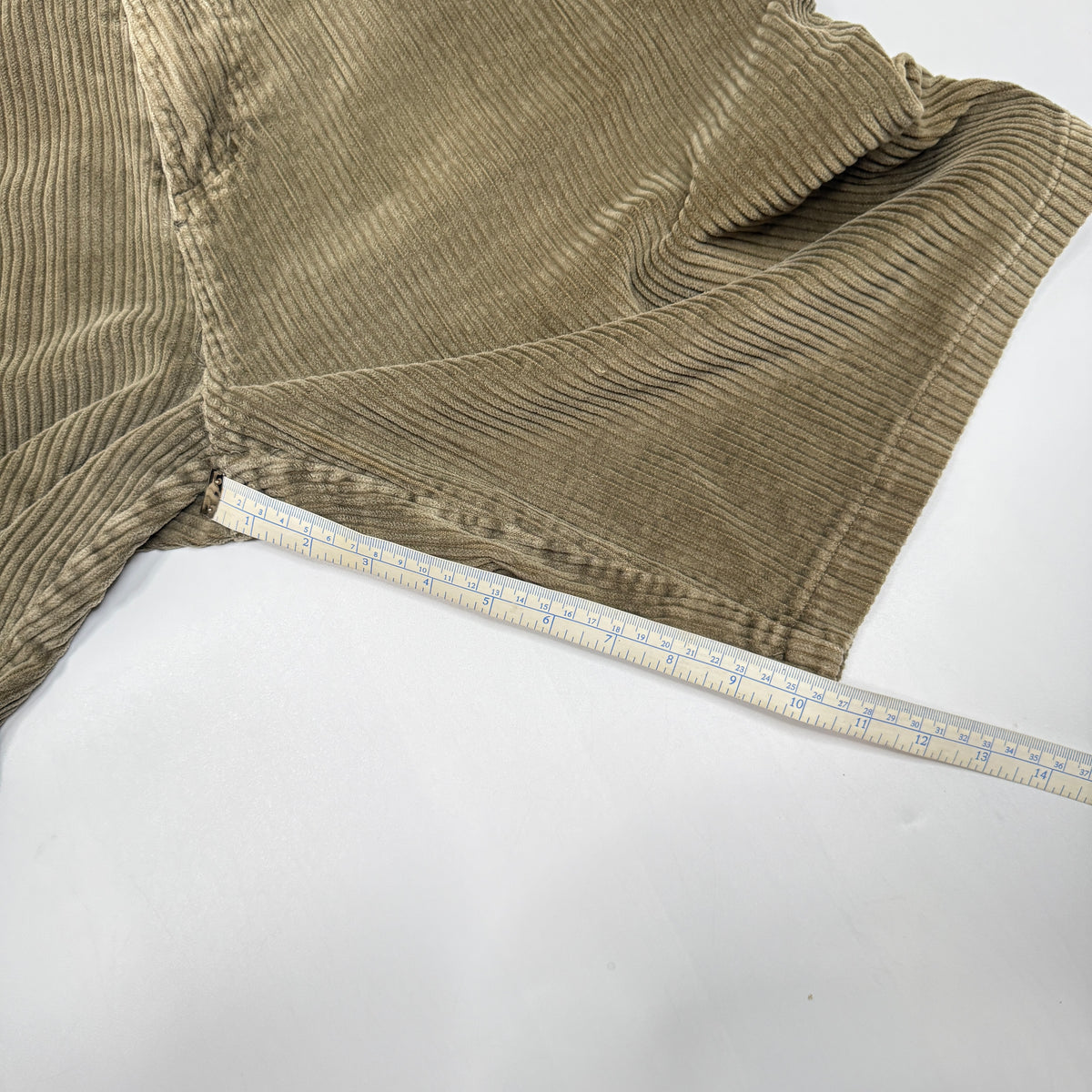 VTG Hey Man Corduroy Shorts 32" Olive