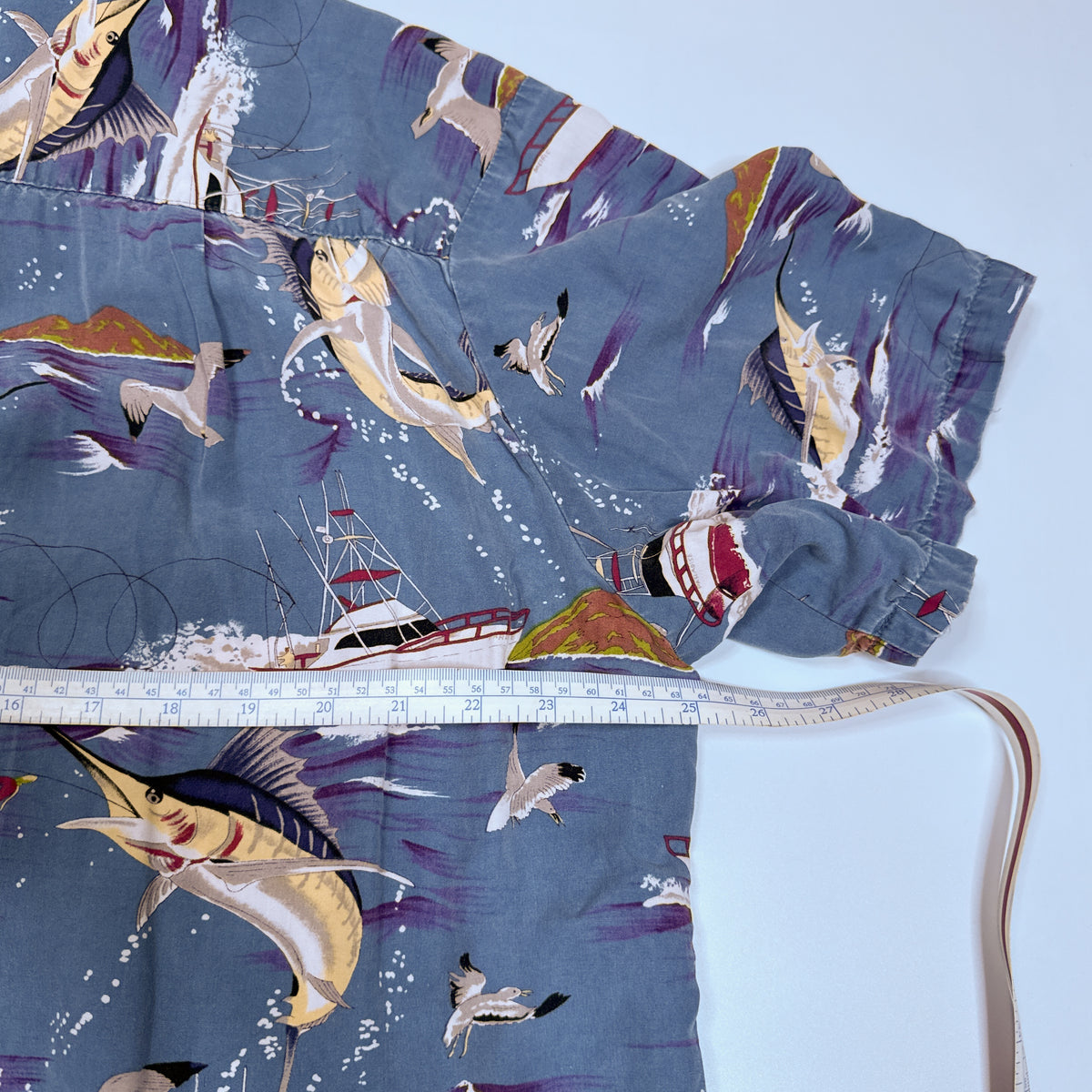 VTG Paradise Found Fishermen Sail Fish Distressed Hawaiian Button up L