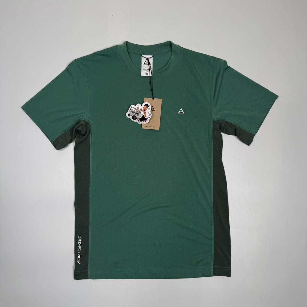 NWT Nike ACG Dri Fit Adv T Shirt XL Green