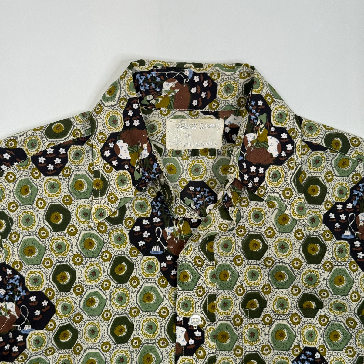 VTG Geometric Dagger Collar Button Up M