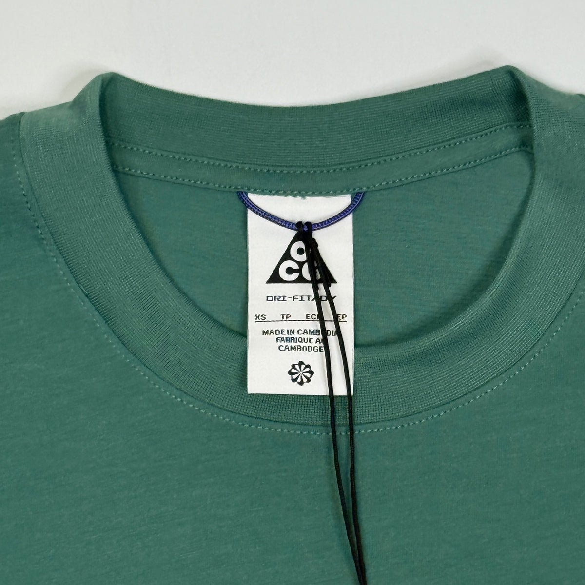 NWT Nike ACG Dri Fit Adv T Shirt XL Green