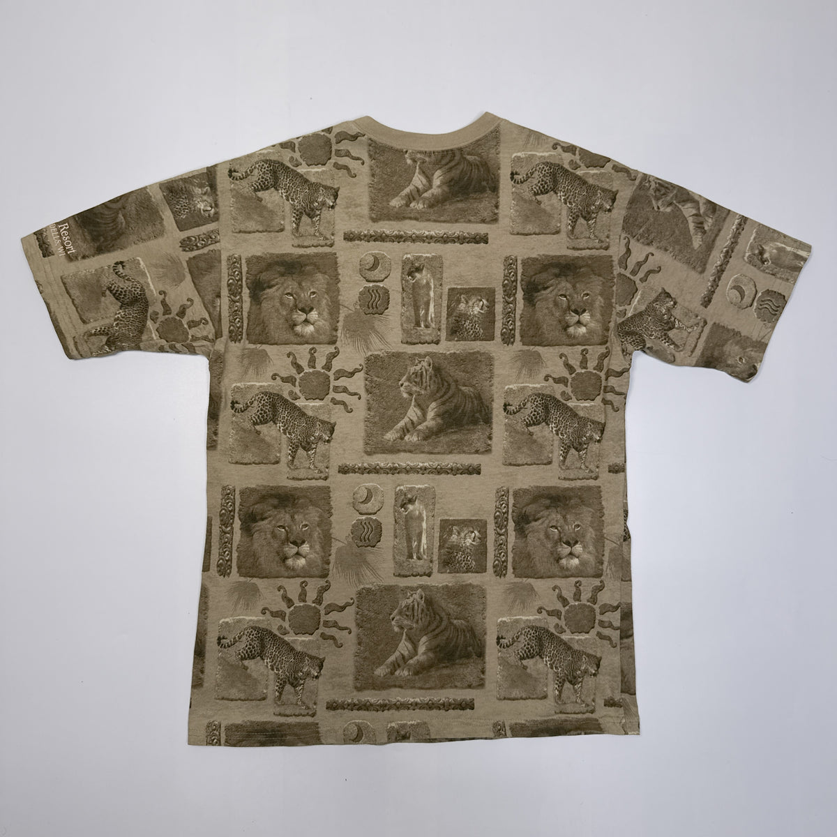VTG Kalahari Resorts Wilderness Nature AOP T Shirt M