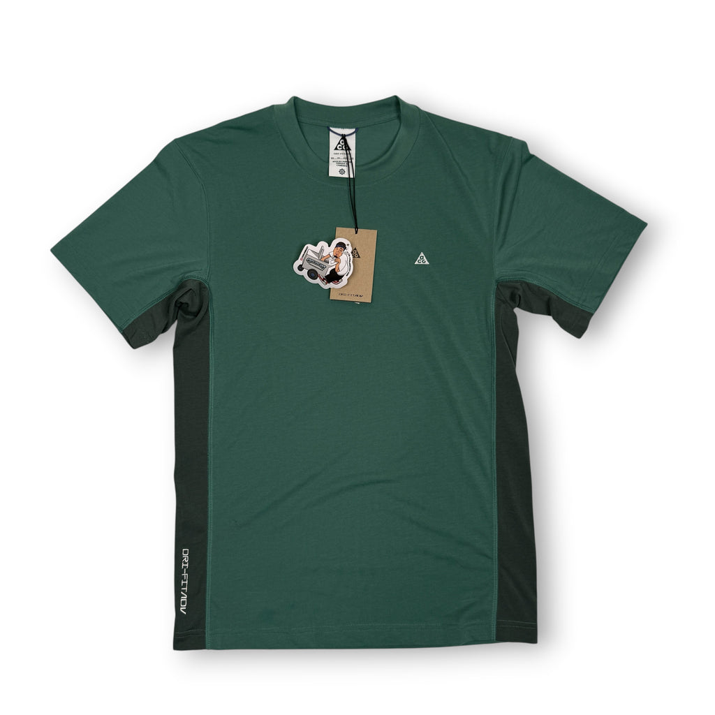 NWT Nike ACG Dri Fit Adv T Shirt XL Green