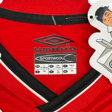 Load image into Gallery viewer, VTG 2000 Umbro Manchester United Jersey S