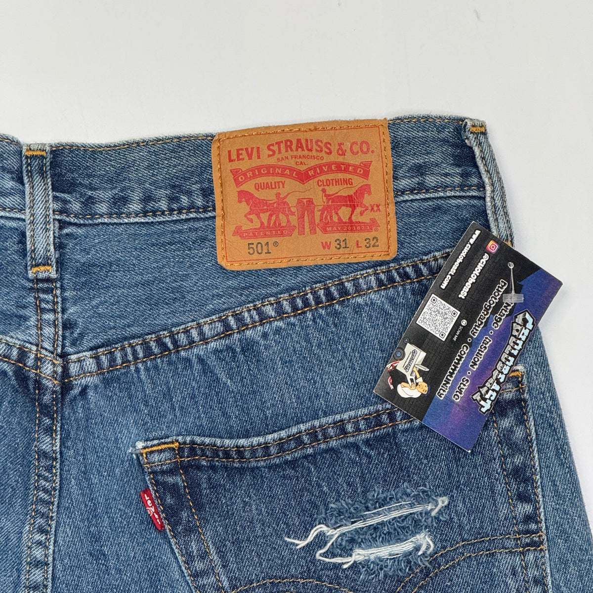 VTG 501 Levis Distressed Shorts 31" / M