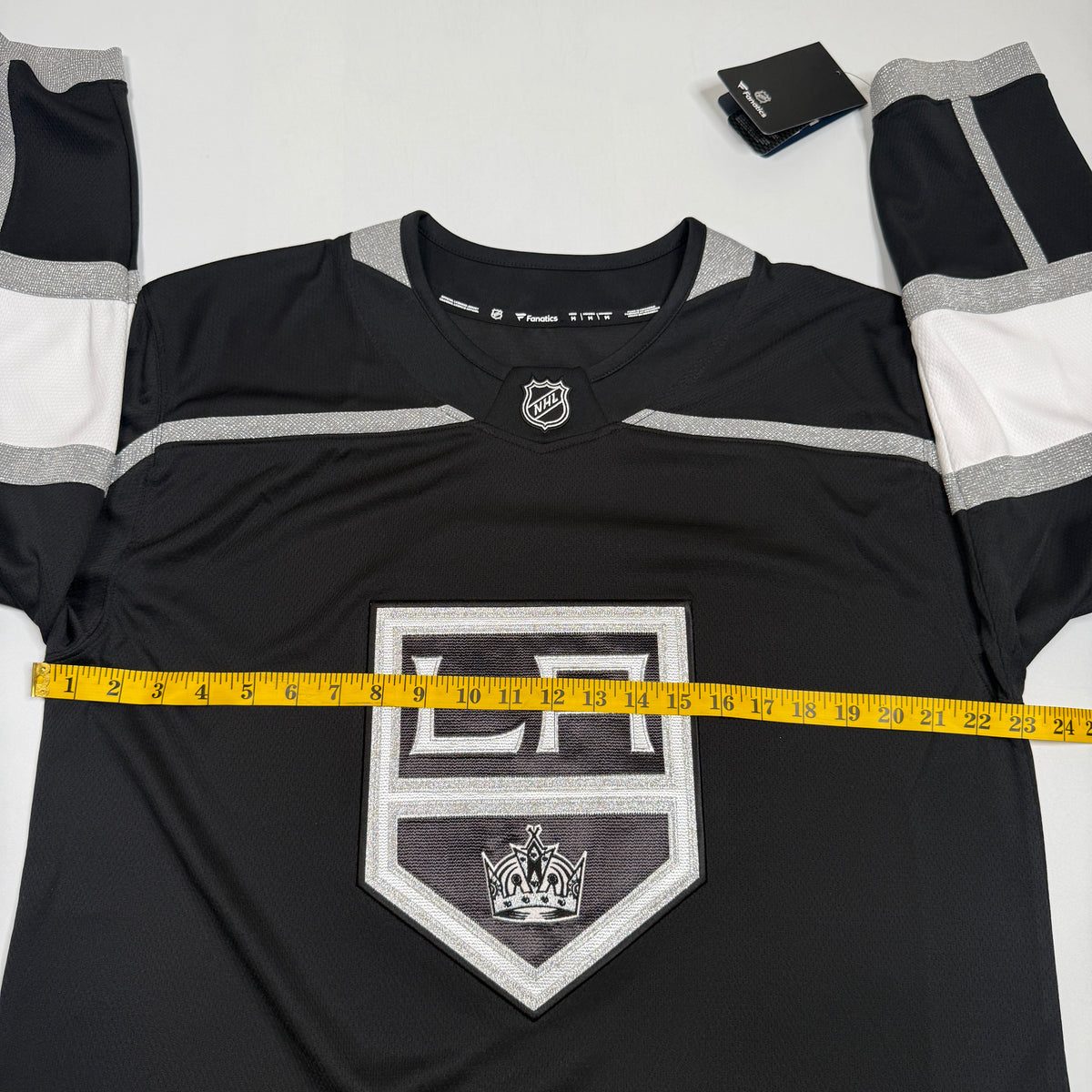 NWT 2020 Fanatics LA Kings Hockey Jersey M Home