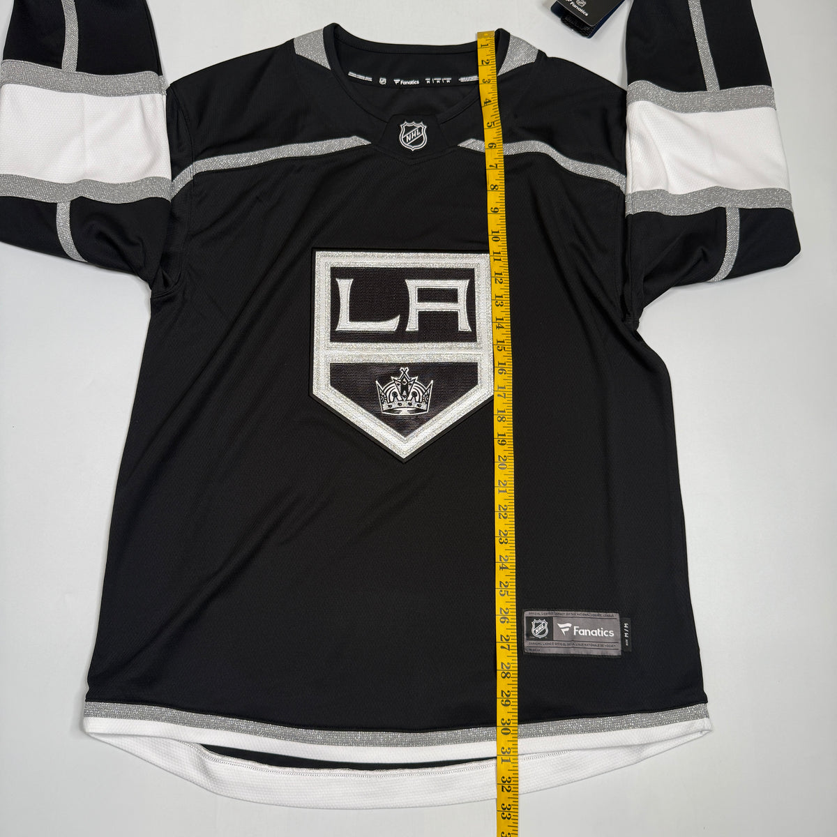 NWT 2020 Fanatics LA Kings Hockey Jersey M Home