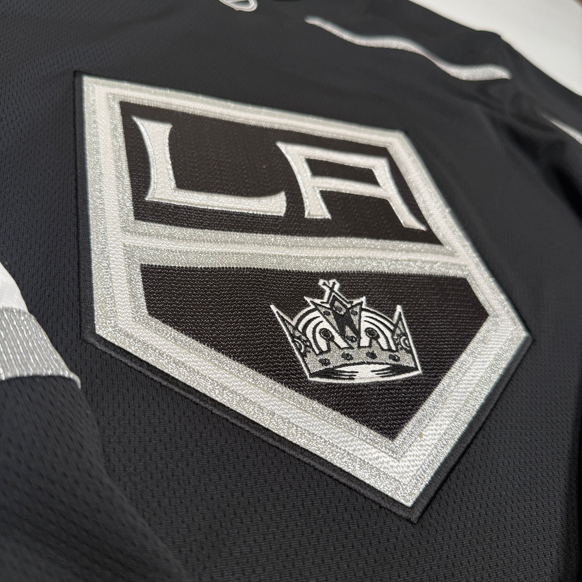 NWT 2020 Fanatics LA Kings Hockey Jersey M Home