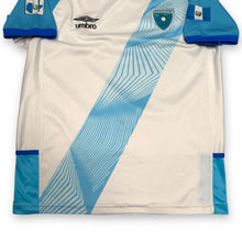 Load image into Gallery viewer, 2019 Umbro Guatemala Jersey L