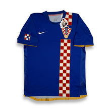 Load image into Gallery viewer, 2006 Nike Croatia Jersey M