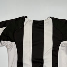 Load image into Gallery viewer, 2004 Nike Juventus Jersey XS/S